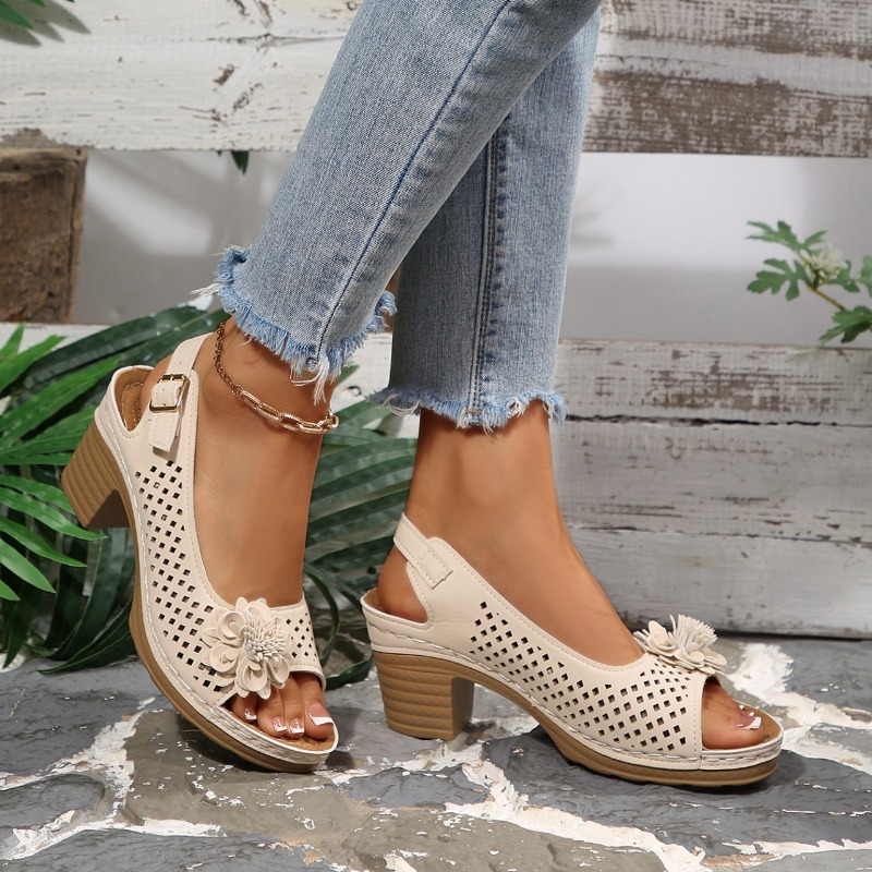Damskie sandały na masywnym ob – Ankle Strap Attachment recenzja i cena